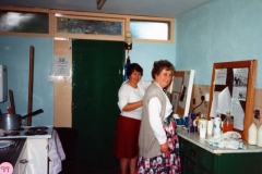11 October 1986: Exhibition: Bartons in the 1920s. Margaret Stewart, Brenda Lydiatt.