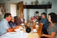 August 1991 Yew Tree Cottage, Ledwell. Royston Scroggs, Ruth Kirby, Dorothy Bolton, Kay Davies, Mary Jones.
