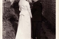 29 August 1964 Wedding of Deanna Stewart and Derek Gardner, outside the Alice Marshall Hall.