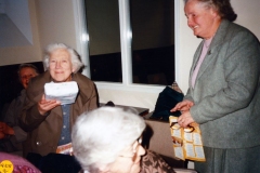 5 December 1989 Presentation of certificates. Ruth Kirby.