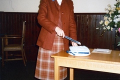 5 December 1989 Presentation of certificates. Rosemary Pierce cutting the cake.