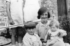 c. 1926 Washington Terrace. Jean Dallinger, Joan Eaglestone. Betty Dallinger with Jack and Roy Eaglestone.