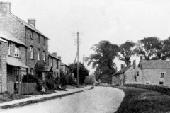 1920s Enstone Road. Left foreground: workshops of the Castle family. Right: 11 - 15.
