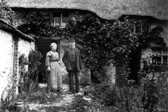 c. 1915 Josiah and Margaret Wilkins outside their cottage a short way up Worton Road on the west side. Pound Cottage, 1 of 4.