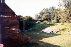 October 1986 21 Worton Road. Garden.
