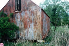 1987 Hollier's Barn. Staddle stones made of concrete.