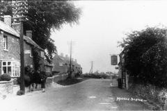 c. 1930 21/23 North Street and the Three Horseshoes.