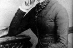 Believed to be Sarah Luing who married Alfred Preedy.