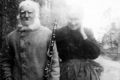 c. 1910 Mary Ann (nee Castle) and Edwin (Teddy) Matthews.