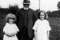 c. 1925 Violet Wyatt, Eden Castle and Rosa Wyatt.