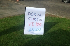 Dorn-Close-distanting-street-party