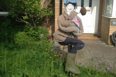 Scarecrow-Lady-worker