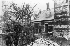 The doorway in the centre led into the coal shed.
