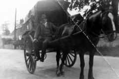 1930s Mark Stockford senior and baker's cart. North Street 21/23.