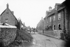 1920s/1930s South Street. Looking west, on the north side Home Farm, 47 South Street.