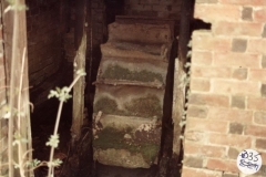 1985 Disused pump house, SP456242.
