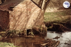 1985 Disused pump house, SP456242.