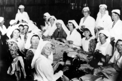 c1940, Making bandages at Barton Lodge.