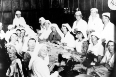 c1940, Making bandages at Barton Lodge.